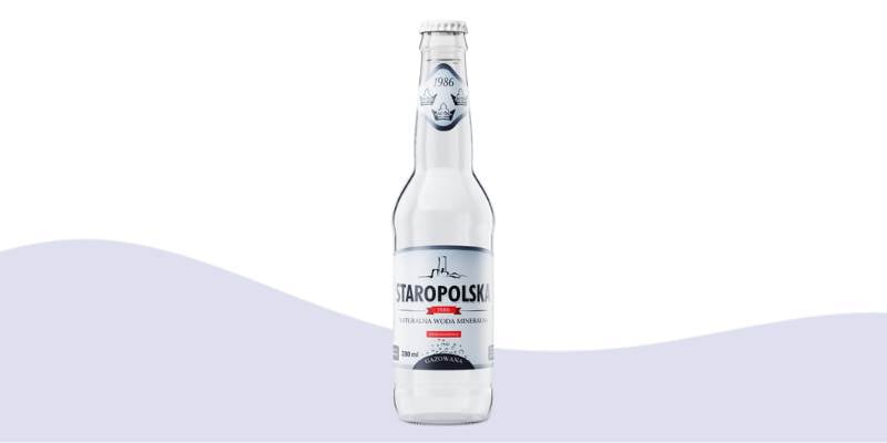 Woda w szklanych butelkach