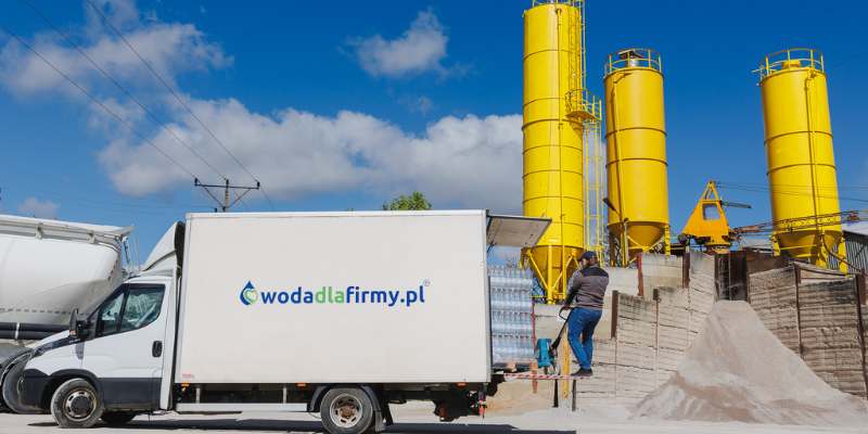 Ile wody dla pracownika w upały
