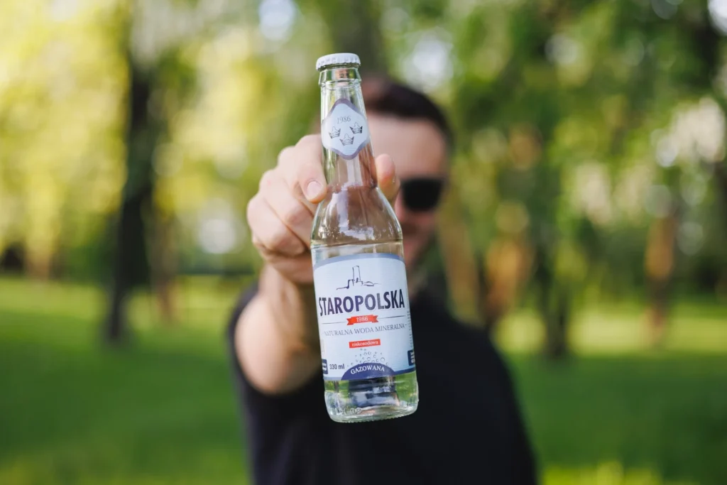 woda w szkle do hoteli